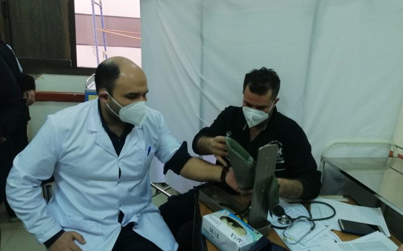 هيئة الرعاية الصحية تبدأ تطعيم الأطقم الطبية بلقاح كورونا بمستشفيات عزل بورسعيد (صور )